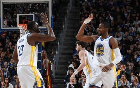 爱游戏登录入口 -库里关键节点战术调整，老鹰带队取胜！的简单介绍